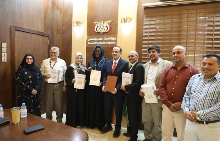 وزير الصحة يوقّع إستراتيجية زيادة الإقبال على التطعيم ويلتقي مدير منظمة "ميد جلوبل"