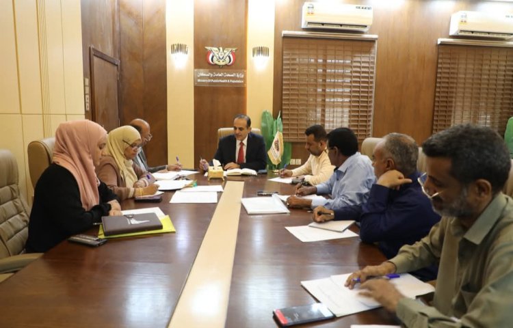 اجتماع برئاسة وزير الصحة يناقش قضايا الابتعاث الخارجي في الوزارة