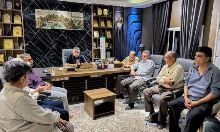 نائب محافظ عدن يترأس اجتماعا لمناقشة تحسين الأوضاع الخدمية بمديرية صيرة