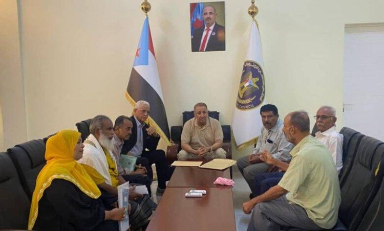 الربيزي يطّلع على برنامج لجنة الإصلاح الإداري والمالي لتفقد المرافق الخدمية بالعاصمة عدن