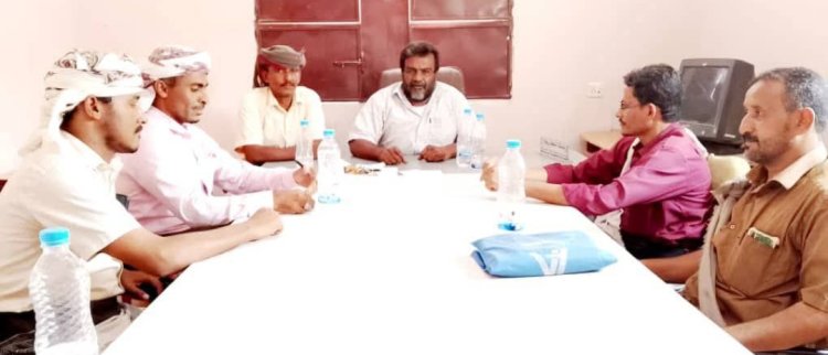 أمين عام المجلس المحلي بمديرية نصاب" يترأس اجتماع لصندوق النظافة والتحسين ويشيد بالجهود المبذولة لتعزيز النظافة والمظهر العام .