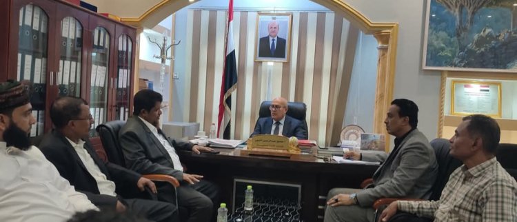 وزير الإدارة المحلية يناقش أوضاع احتياجات محافظة المهرة