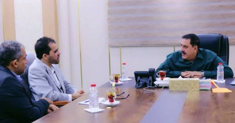 مدير أمن العاصمة عدن يبحث مع الصليب الأحمر سبل تعزيز الدعم الإنساني للسجون.