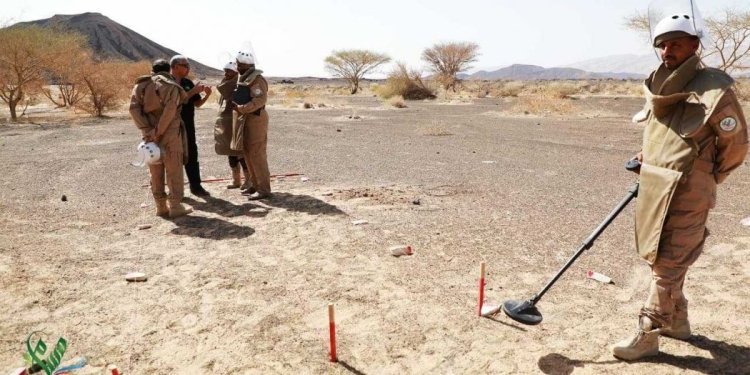 لغم حوثي يودي بحياة شاب في الحديدة ويصيب امرأة في تعز بجروح خطيرة