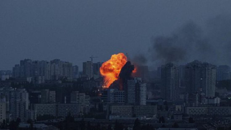 روسيا تنفذ هجومًا بمسيرات انتحارية على كييف