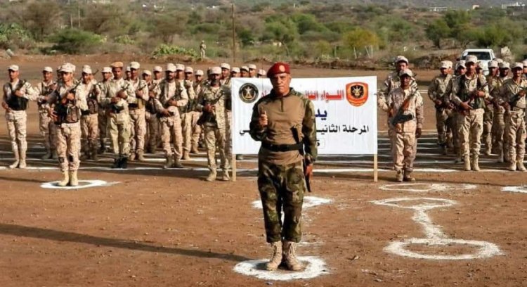 في عرض عسكري مهيب.. اللواء الثاني مشاة يدشّن المرحلة الثانية من خطة التدريب لعام 2025م