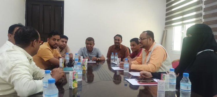 مدير عام الشحر يناقش مع جمعية الوصول الإنساني تنفيذ مشروع تقديم المساعدة متعددة القطاعات بمديرية الشحر