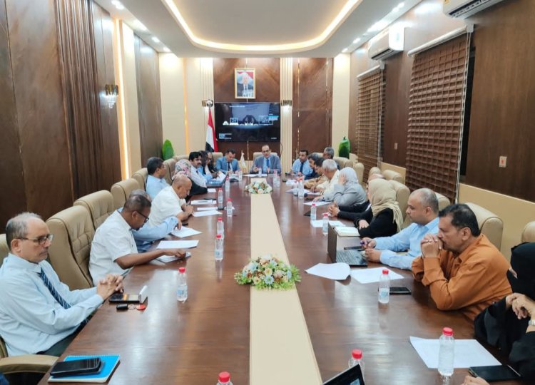 وزير الصحة يترأس اجتماعين لمناقشة الوضع الوبائي الراهن ومستوى أداء القطاعات الصحية