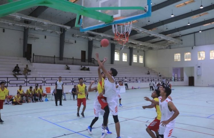 برعاية انتقالي وادي وصحراء حضرموت.. وإشراف مكتب الشباب والرياضة.. انطلاق بطولة كرة السلة للشباب في مديريات الوادي والصحراء