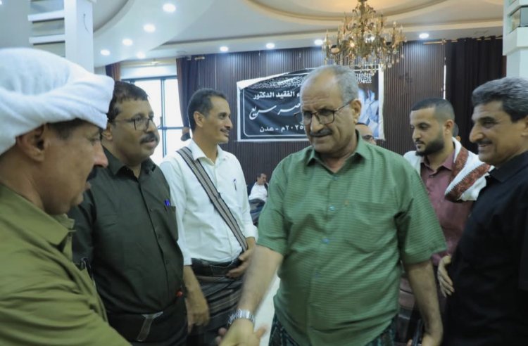 قيادات في المجلس الانتقالي الجنوبي تقدم واجب العزاء في وفاة الدكتور سالم ناصر سريع بالعاصمة عدن