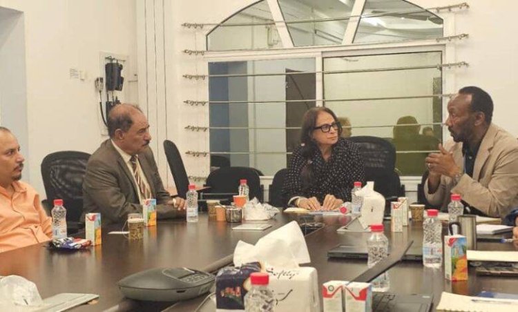 محافظ الضالع يلتقي قيادة مكتب برنامج الأغذية العالمي بعدن لمناقشة دعم الأسر الأشد فقرًا