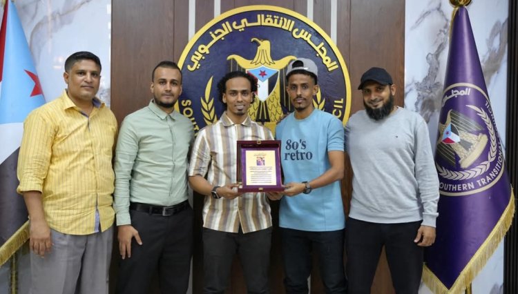 تقديراً لدعمه الرياضي.. شباب خورمكسر و"لجنة بطولة السباعية" يكرّمون السقاف