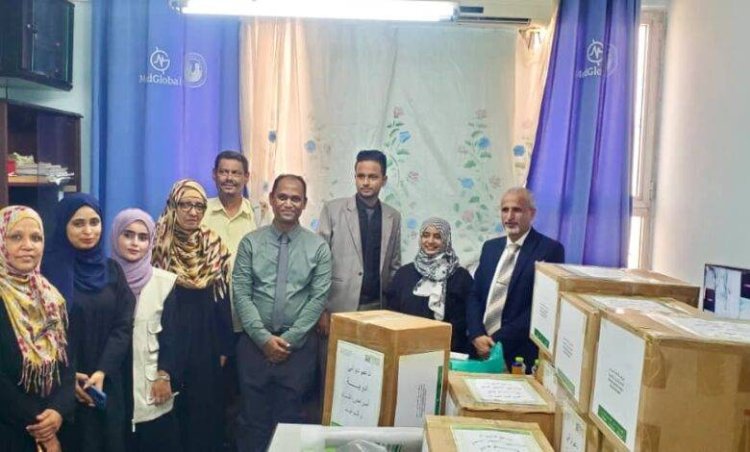 بدعم من الشركات الدوائية الرائدة في العاصمة عدن.. مؤسسة قمة عدن للصحة والتربية والتنمية AAFترفد مجمع المعلا الصحي بأدوية علاجية لأمراض النساء والتوليد