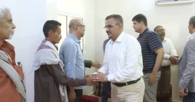 الأمين العام لمحلي حضرموت يقدم واجب العزاء لأسرة آل بلعفير