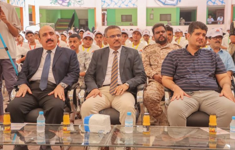 الأمين العام لمحلي حضرموت يدشّن المخيم الصيفي الثالث لمهارات طلاب الثانوية العامة بساحل حضرموت