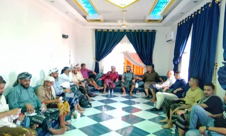 وساطة قبلية تقود مصالحة تاريخية تنهي خلافاً قبليا حساساً في العاصمة عدن