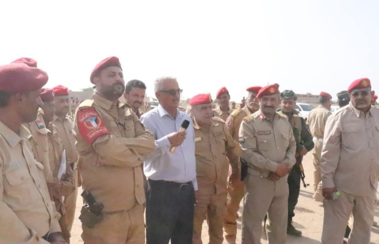 وفد عسكري رفيع يتفقد معسكر الشرطة العسكرية الجنوبية ويشيد بجاهزية قواته