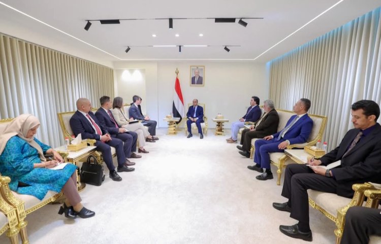 رئيس الوزراء يستقبل في عدن وفد البنك الدولي