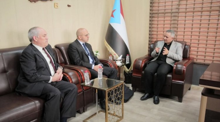 نائب رئيس الهيئة الوطنية للإعلام الجنوبي يلتقي وفد منتدى الشرق الأوسط في العاصمة عدن.