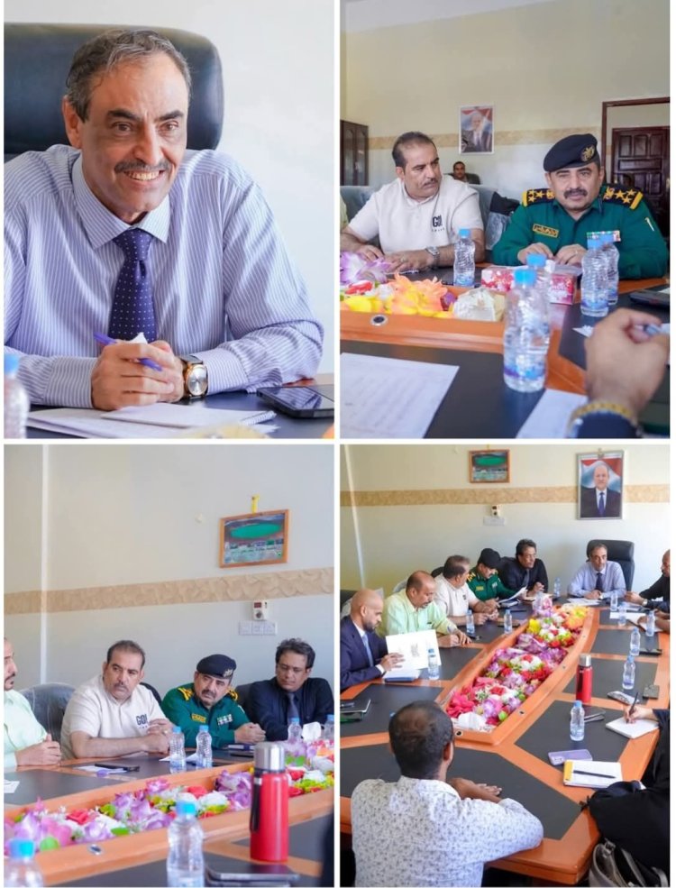 السلطة المحلية والأمنية بشبوة ومنظمة الإنقاذ الدولية يناقشان تصاعد مخاطر الهجرة غير الشرعية .