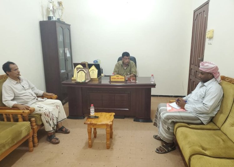 رئيس انتقالي المهرة يزور مكتب الشباب والرياضة ويبحث سبل دعم الأنشطة الشبابية بالمحافظة