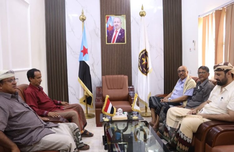 رئيس هيئة التطوير المؤسسي بالمجلس الانتقالي الجنوبي يزور تنفيذية انتقالي المهرة