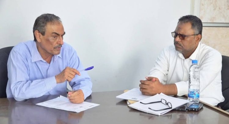 الأمين العام هشله" يتفقد مكتب المالية بمحافظة شبوة ويؤكد على أهمية ضبط الإيرادات وتحسين الأداء المالي