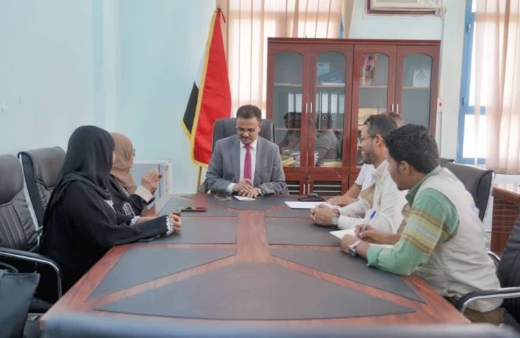 الأمين العام للمجلس المحلي بحضرموت يلتقي وكيل وزارة الصحة ويشيد بنجاح حملة التحصين وما حققته من نجاح في انخفاض نسبة المتخلفين عن التطعيم