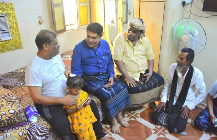 رئيس تنفيذية انتقالي حضرموت يطمئن على صحة الكابتن أحمد معنوز ويشيد بعطائه ومسيرته الرياضية والنضالية