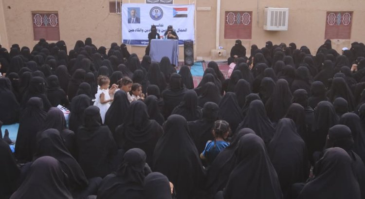 اجتماع نسوي حاشد يضيء العنين ويؤكد على دور المرأة في مسيرة الثورة الجنوبية الثانية