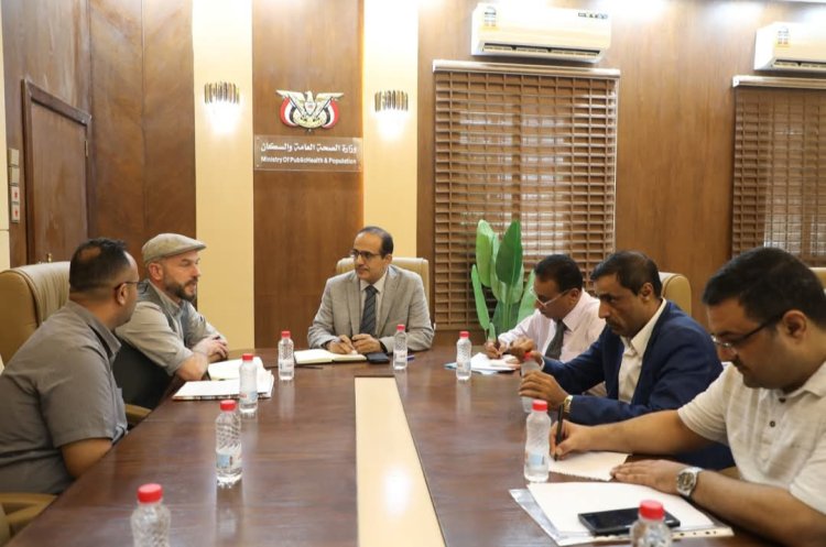 وزير الصحة يبحث مع بعثة أطباء بلا حدود الفرنسية تعزيز التعاون المشترك