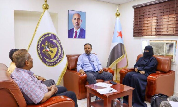 انتقالي العاصمة عدن يناقش ترتيبات إقامة المخيم الصيفي الطلابي الأول