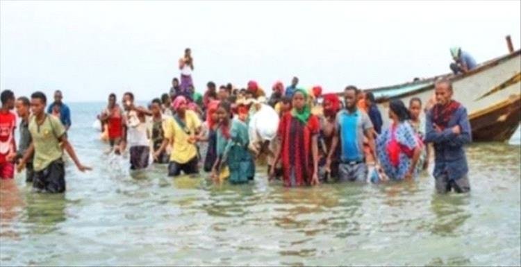 شبوة.. وصول 200 مهاجر إفريقي إلى سواحل رضوم بينهم 120 امرأة