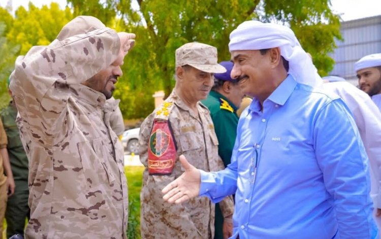 المحافظ ابن الوزير يعود إلى مدينة عتق .