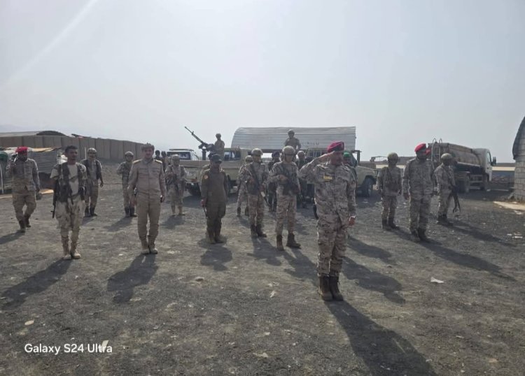 قائد الوية الدعم والاسناد يتفقد جاهزية اللواء الثاني دعم واسناد في محور ابين القتالي