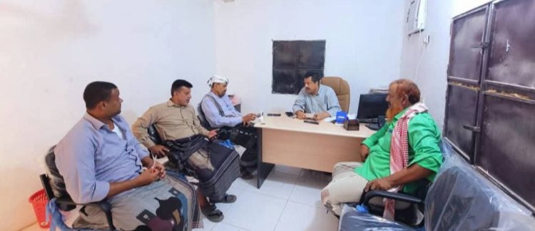 اجتماع يناقش تطوير وتحسين خدمات الكهرباء بحضور مسؤولين من إدارة الكهرباء وشركة الغاز بمديرية رضوم