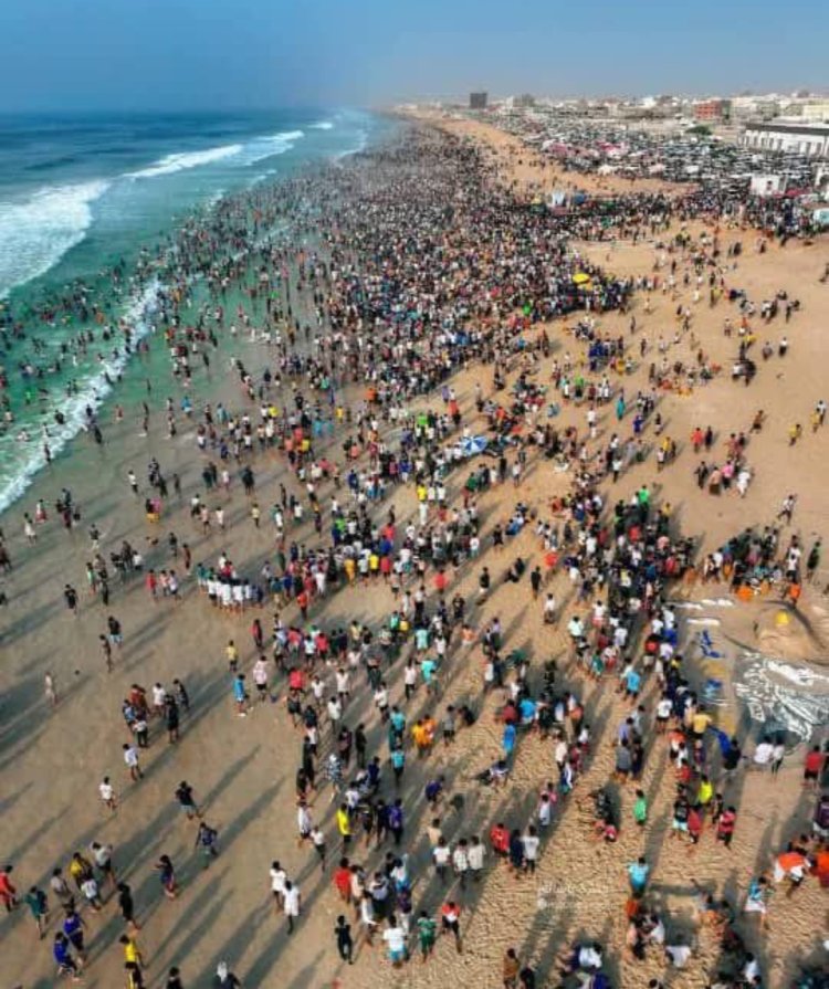 خفر السواحل بحضرموت ينقذ شابين ومسنًا من الغرق ويعثر على جثة شاب آخر ويواصل البحث عن شقيقين مفقودين