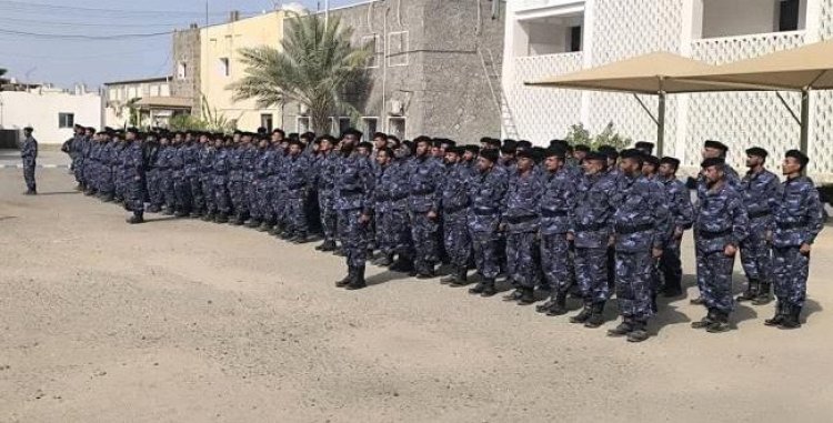 مدير أمن العاصمة عدن يستقبل الدفعة السابعة من منتسبي البرنامج التأهيلي الأمني بدعم من دولة الإمارات