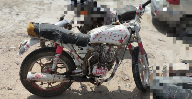 الأجهزة الأمنية بمديرية غيل باوزير تضبط متهمين بسرقة دراجة نارية في ساحل شحير.