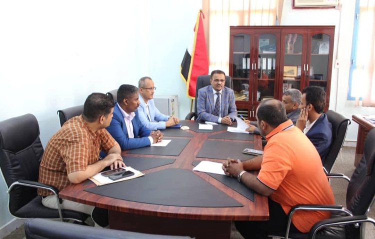 اجتماع طارئ بحضرموت لبحث أزمة الكهرباء وتهديد بظلام شامل خلال ساعات