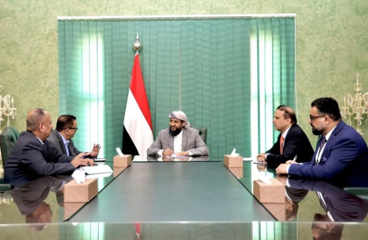 المحرّمي يطلع على أوضاع الخطوط الجوية اليمنية ويؤكد ضرورة النهوض بقطاع الطيران