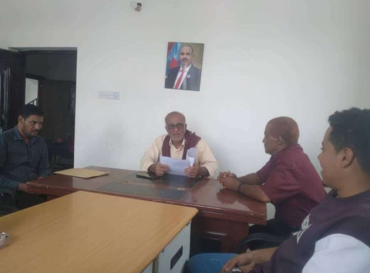 رئيس تنفيذية منسقية الانتقالي بجامعة أبين يلتقي عددًا من الشخصيات التربوية وأولياء الأمور والطلاب