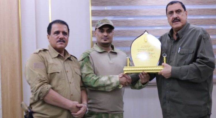 مدير أمن العاصمة عدن يكرّم قائد قوات الطوارئ والدعم الأمني تقديرًا لجهوده الأمنية