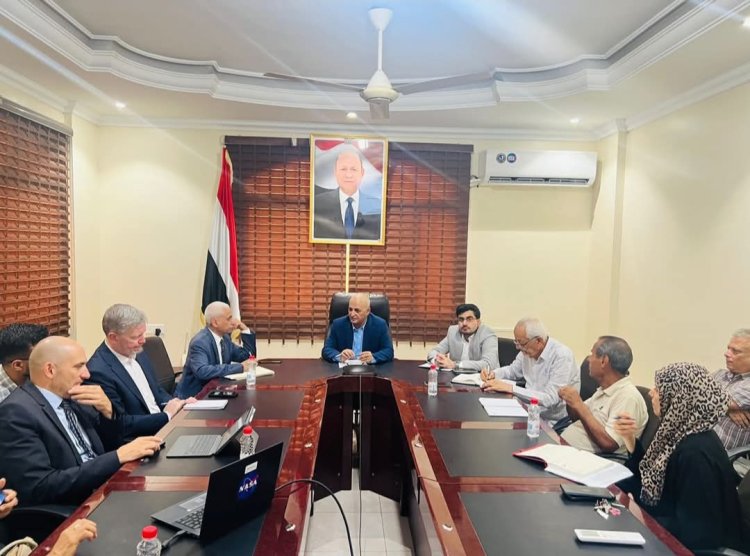 وزير المياه والبيئة يبحث مع وفد البنك الدولي مشاريع تعزيز قدرات قطاع المياه في اليمن