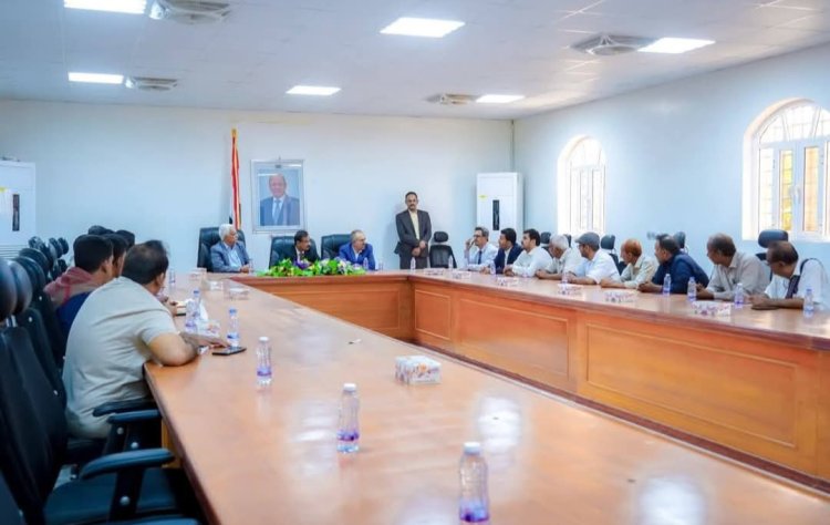 محافظ شبوة يجدد دعم استقلال القضاء ويؤكد على تعزيز التنسيق المشترك لخدمة المواطنين