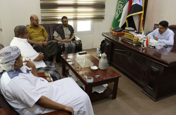 رئيس تنفيذية انتقالي حضرموت يطّلع على أوضاع الوادي والصحراء ويدين قمع المحتجين