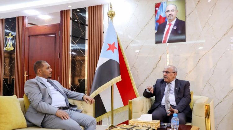 الكثيري يطّلع من محافظ سقطرى على الأوضاع العامة في الأرخبيل