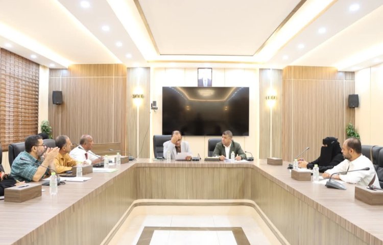 وزارتي الزراعة والاسماك والصناعة تناقشان تنظيم أسعار بيع الدواجن في الأسواق المحلية