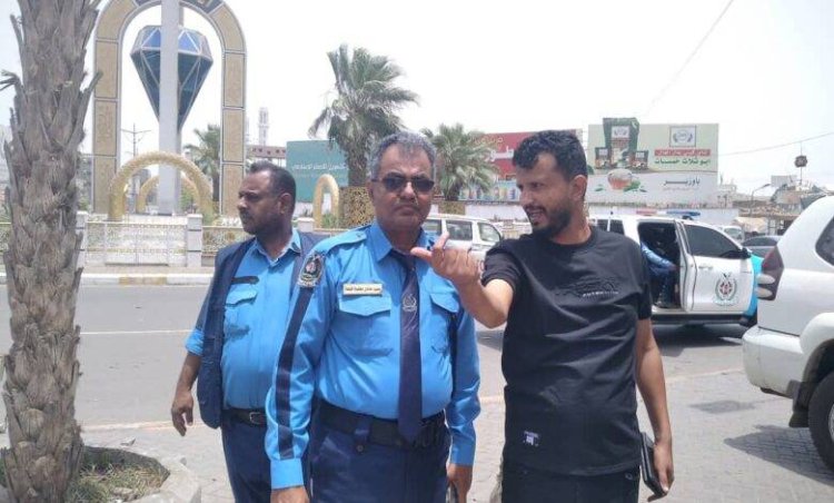 العميد القلعة يتفقد مشروع إعادة الإشارات الضوئية المرورية في المنصورة