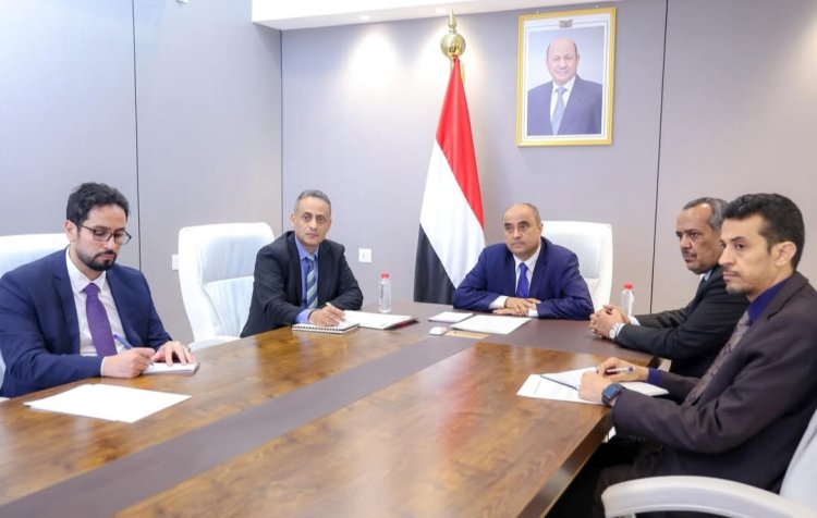 رئيس الوزراء يناقش مع السفيرة البريطانية تطورات الأوضاع وبرامج التعاون بين البلدين